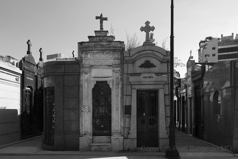20071203_162245  D2X 4200x2800 v1.jpg - Recoleta Cemetary was founded in 1822 by the Recoletos monks and it is internationally renowned  for having famous sculptures, tombs and mausoleums of illustrious political figures and Argentine families. Among the sculptures there are numerous works by Lola Mora